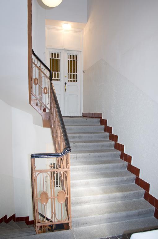 Apartments With 2 Bathrooms- 5 Minutes From Old Town - 102 M2 Prague Ngoại thất bức ảnh