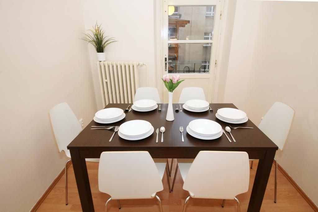 Apartments With 2 Bathrooms- 5 Minutes From Old Town - 102 M2 Prague Ngoại thất bức ảnh