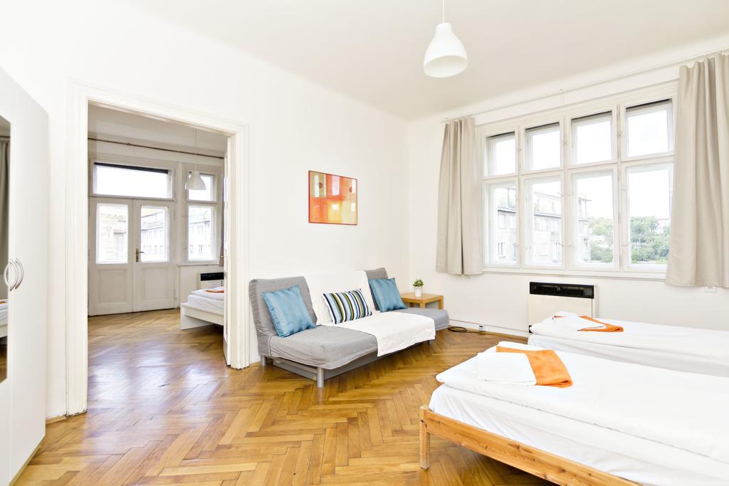 Apartments With 2 Bathrooms- 5 Minutes From Old Town - 102 M2 Prague Ngoại thất bức ảnh