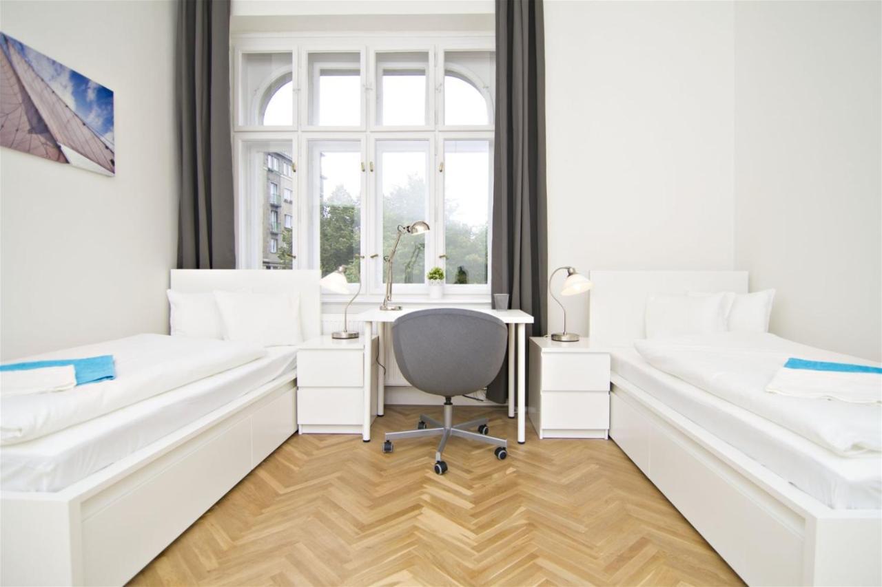 Apartments With 2 Bathrooms- 5 Minutes From Old Town - 102 M2 Prague Ngoại thất bức ảnh