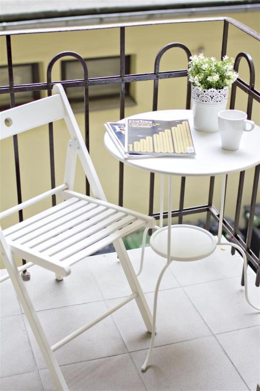 Apartments With 2 Bathrooms- 5 Minutes From Old Town - 102 M2 Prague Ngoại thất bức ảnh