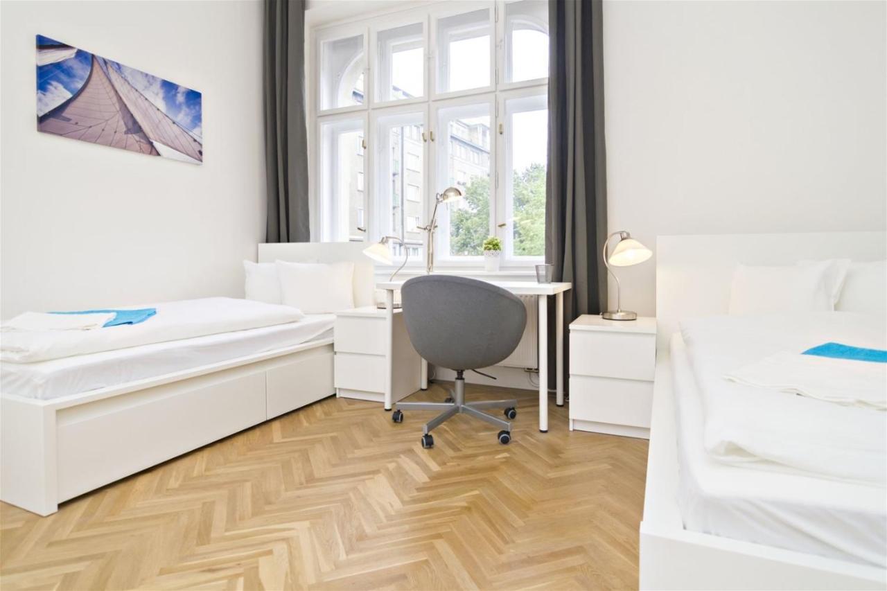 Apartments With 2 Bathrooms- 5 Minutes From Old Town - 102 M2 Prague Ngoại thất bức ảnh