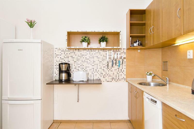 Apartments With 2 Bathrooms- 5 Minutes From Old Town - 102 M2 Prague Ngoại thất bức ảnh