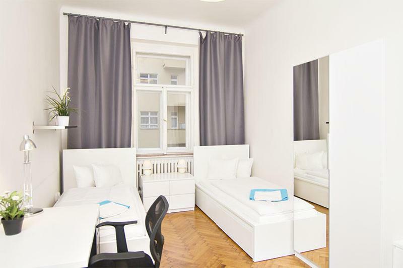 Apartments With 2 Bathrooms- 5 Minutes From Old Town - 102 M2 Prague Ngoại thất bức ảnh